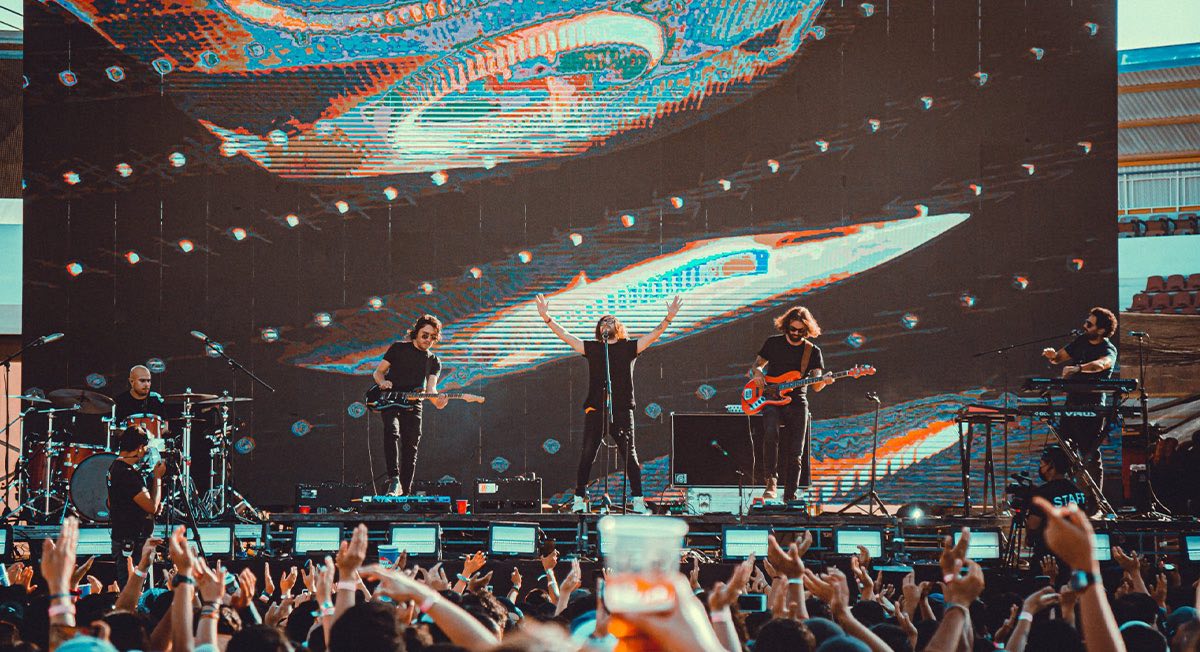 Camilo Séptimo durante un concierto