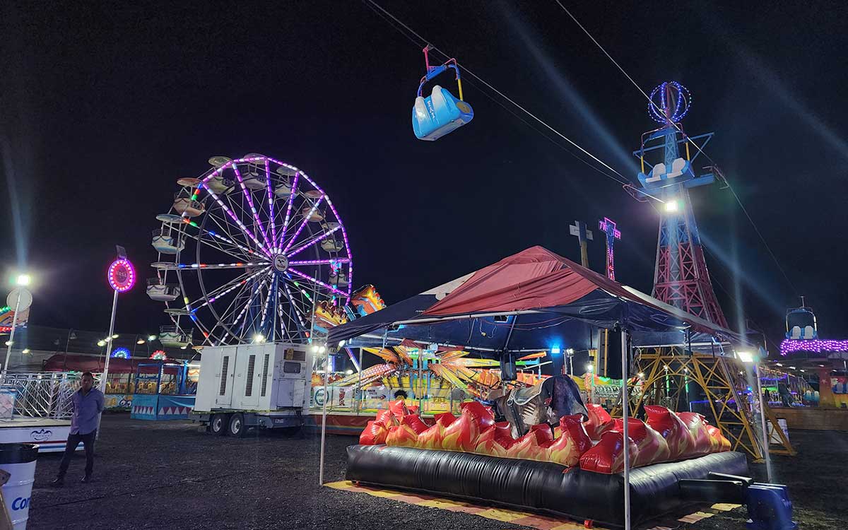 instalan juegos por cierre de calles en metepec ante feria de barrio tradicional