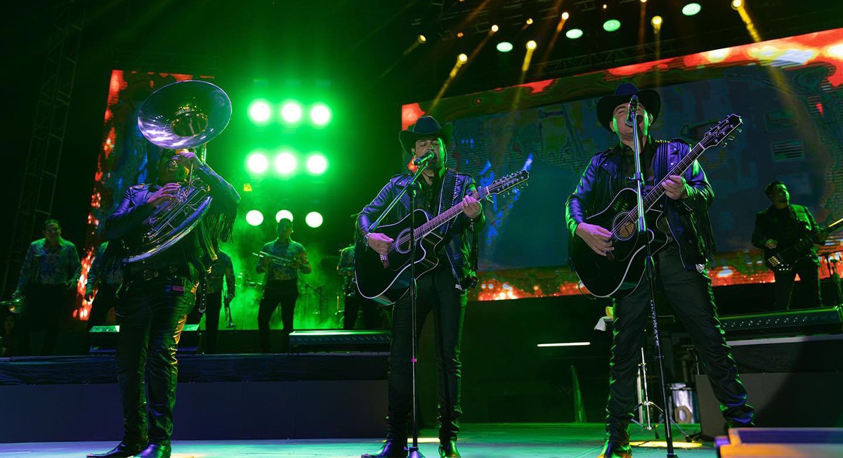 Los Plebes del Rancho en concierto