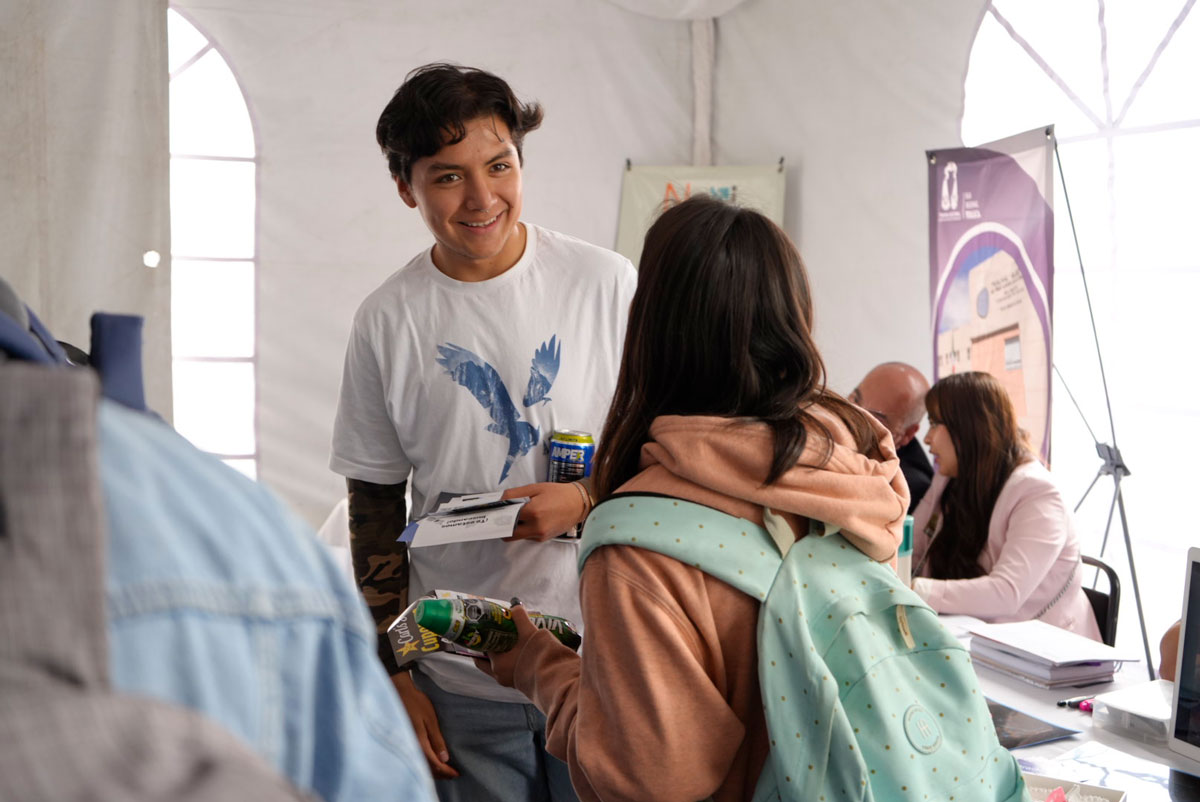 jóvenes interesados en programa jóvenes escribiendo el futuro 2023