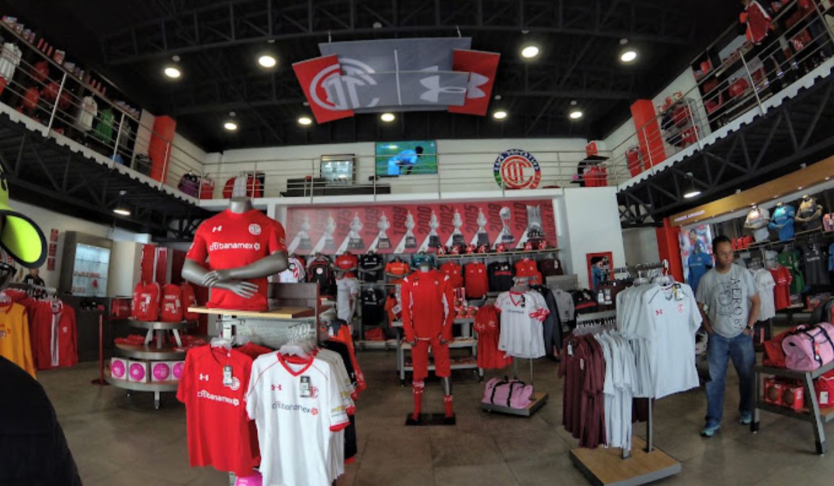 Rematan productos oficiales de Toluca FC, ¿Se va Under Armour?