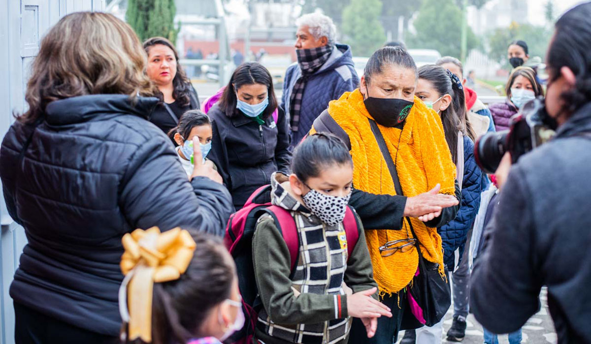 ¿Vives en alguno de estos municipios? A partir del 18 de mayo, se suspenden clases para niños de educación básica por caída de ceniza.