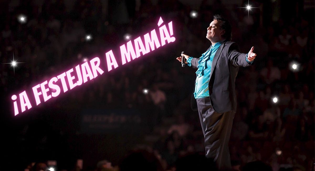 Juan Gabriel durante un concierto