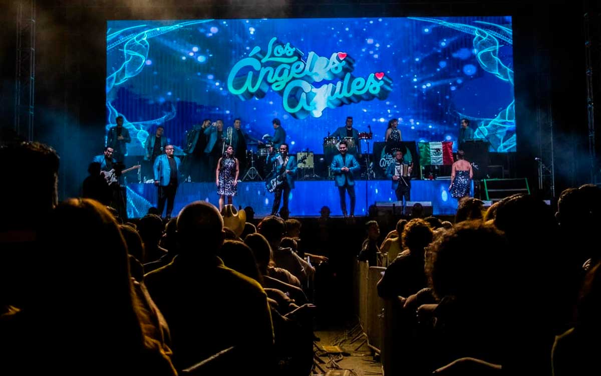 escenario de concierto gratis de Los Ángeles Azules en toluca