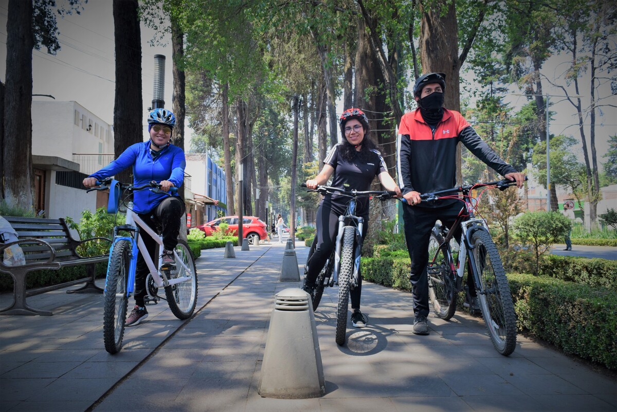 imagen de ciclistas por la rodada