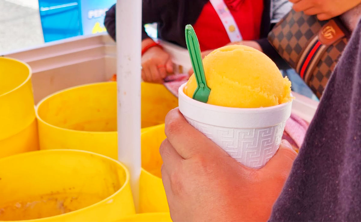 Helados o nieves de 10 pesos en vasito en Santiago Miltepec, Toluca.