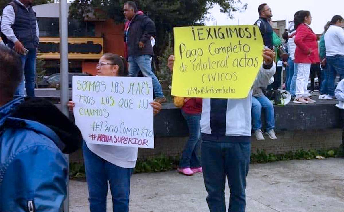 Bloqueo de profesores en Toluca