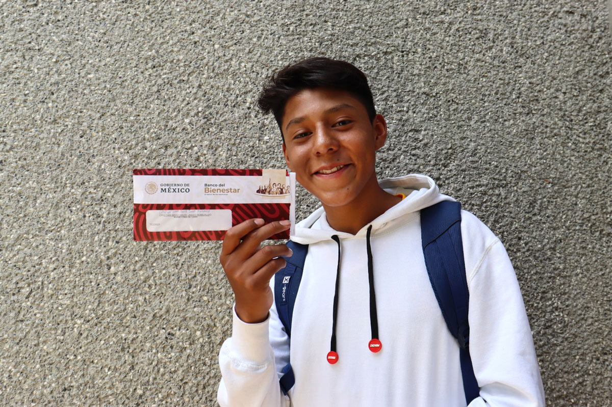 joven se suma a la beca federal jóvenes construyendo el futuro