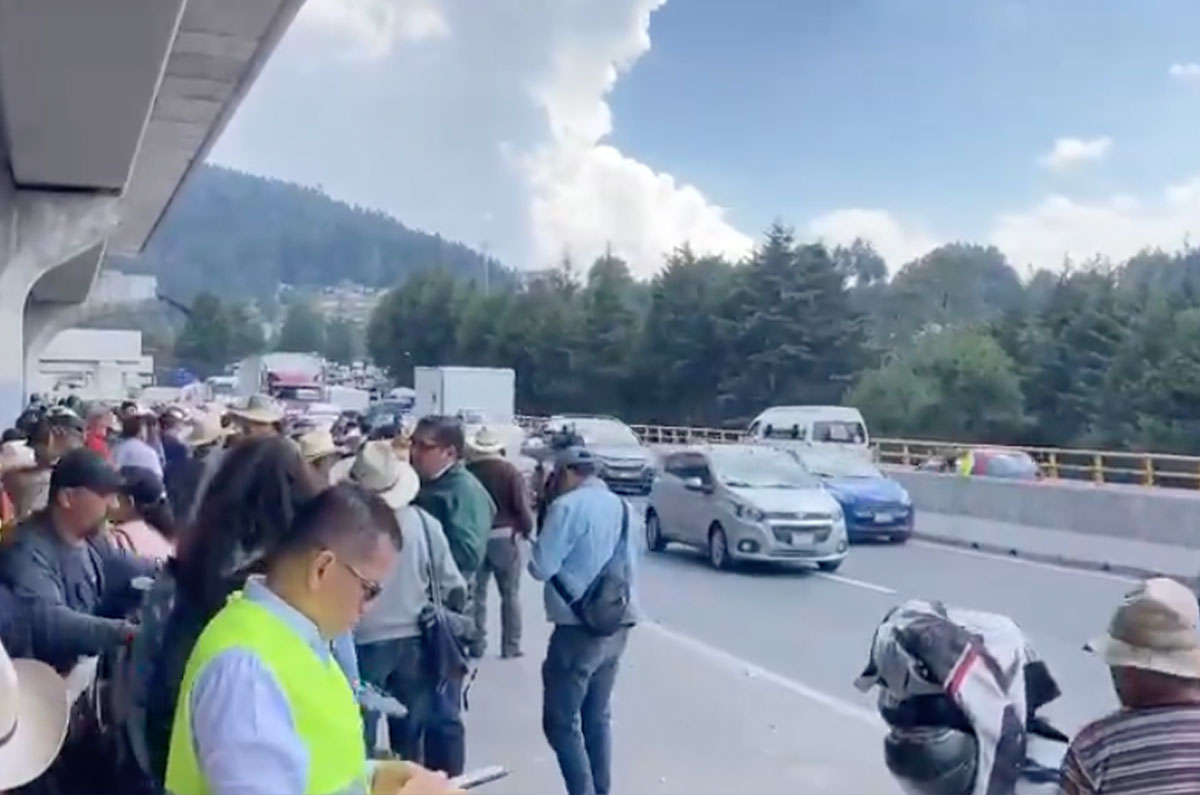 Liberan carretera méxico toluca en kilómetro 25