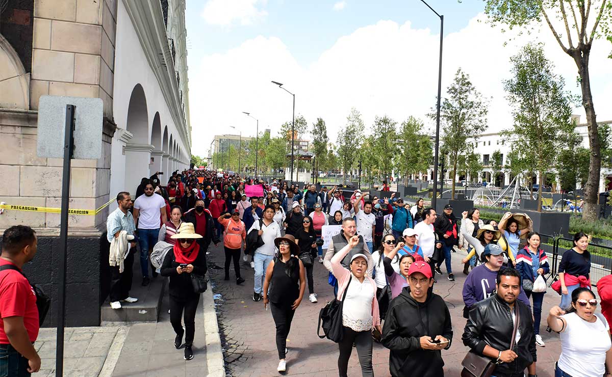 Protesta en Toluca por parte de profesores de la SEMSEM