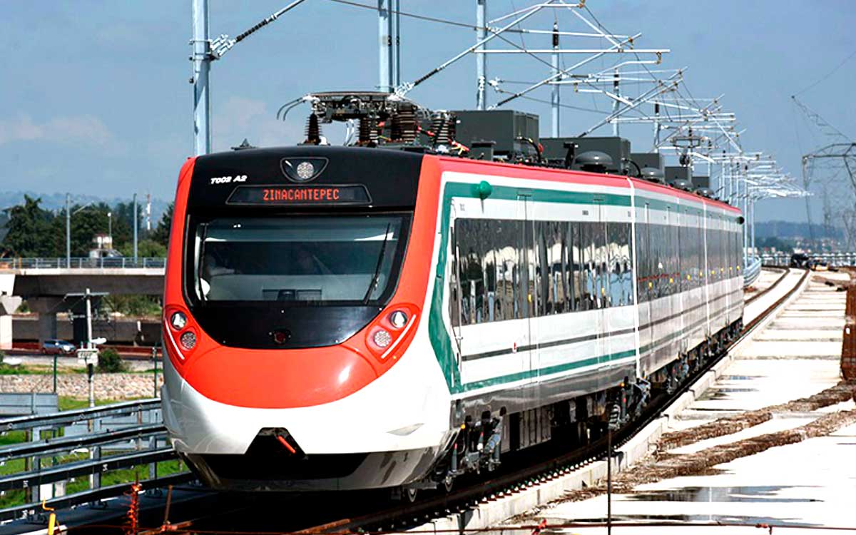 tren interurbano mexico toluca en estacion zinacantepec