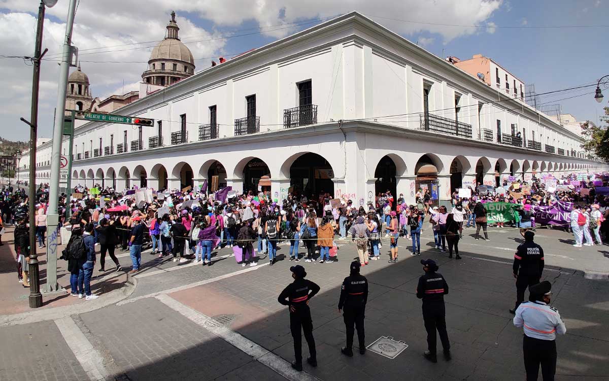 mujeres en protesta feminista toluca