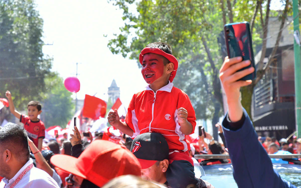 Niño durante caravana del Toluca Fc, partido vs Bravos de Juárez
