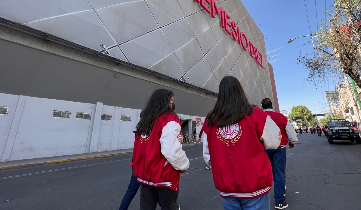 Aficionadas preguntando Cómo llegar al Nemesio Diez