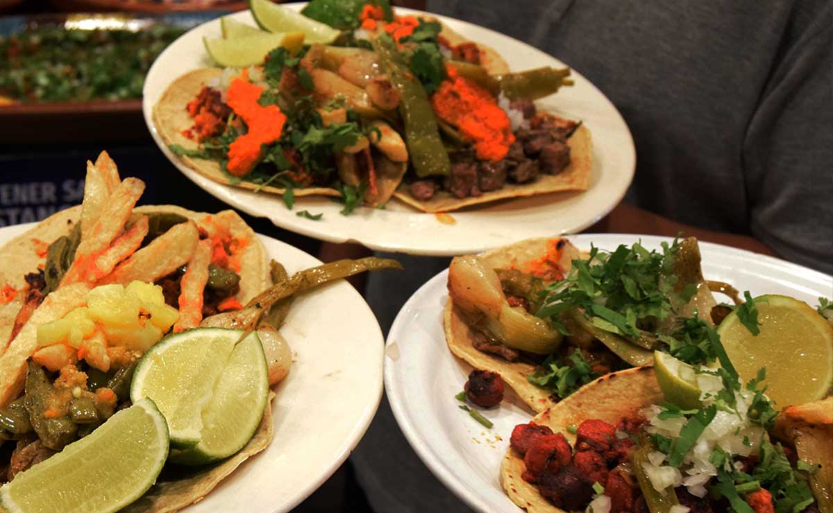 tacos en Toluca, con carne asada y verdura