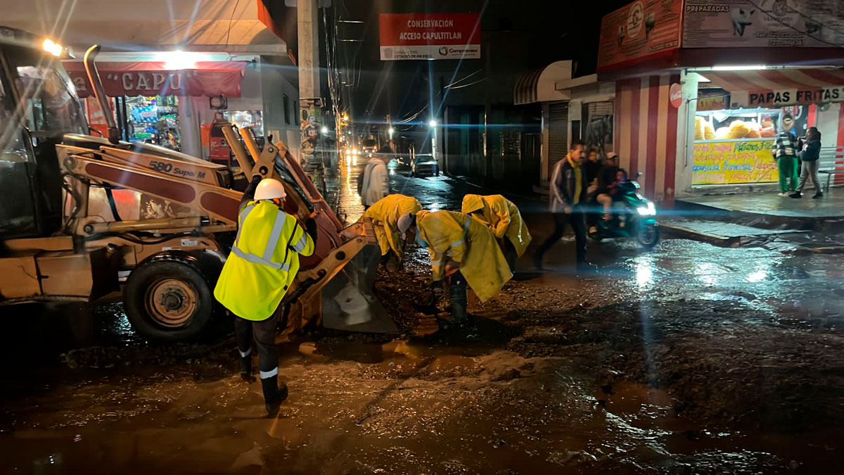Atienden aparente socavón en Capultitlán en Toluca