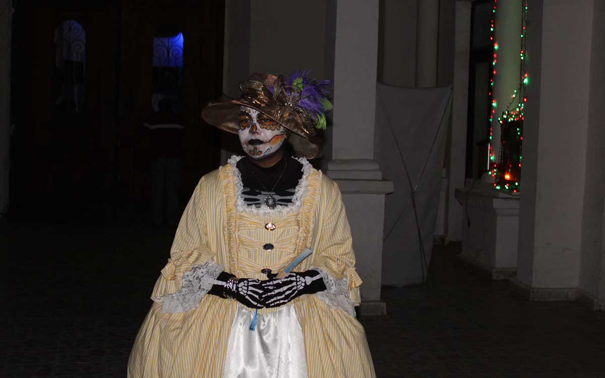 actor en recorrido nocturno panteon toluca 2023