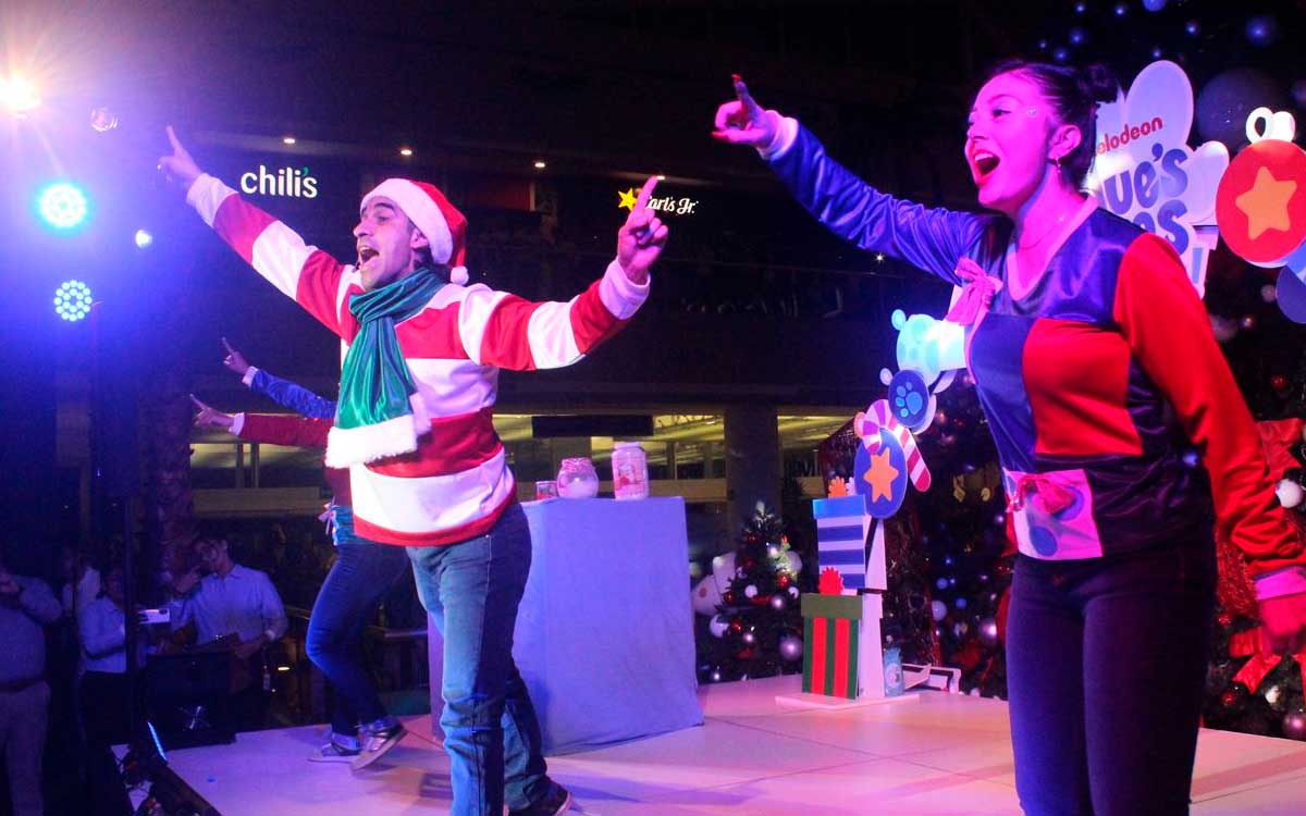 mega show navideño en encendido de navidad en galerías metepec 2023