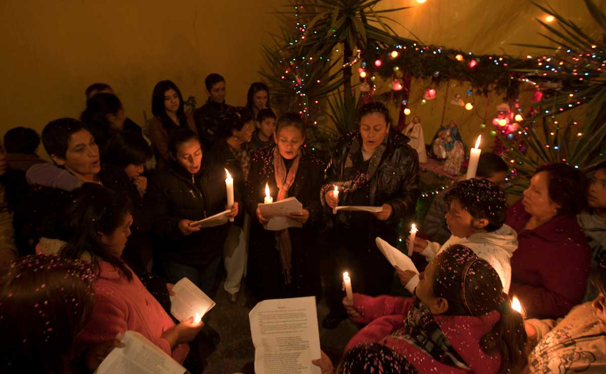 Inicio de las posadas en el Valle de Toluca, pedir posada, dulces, velas