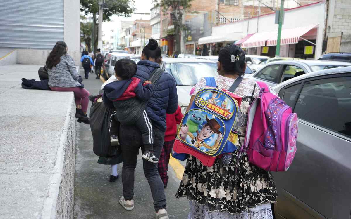 Calendario de nivel básico anuncia primer puente escolar SEP 2024