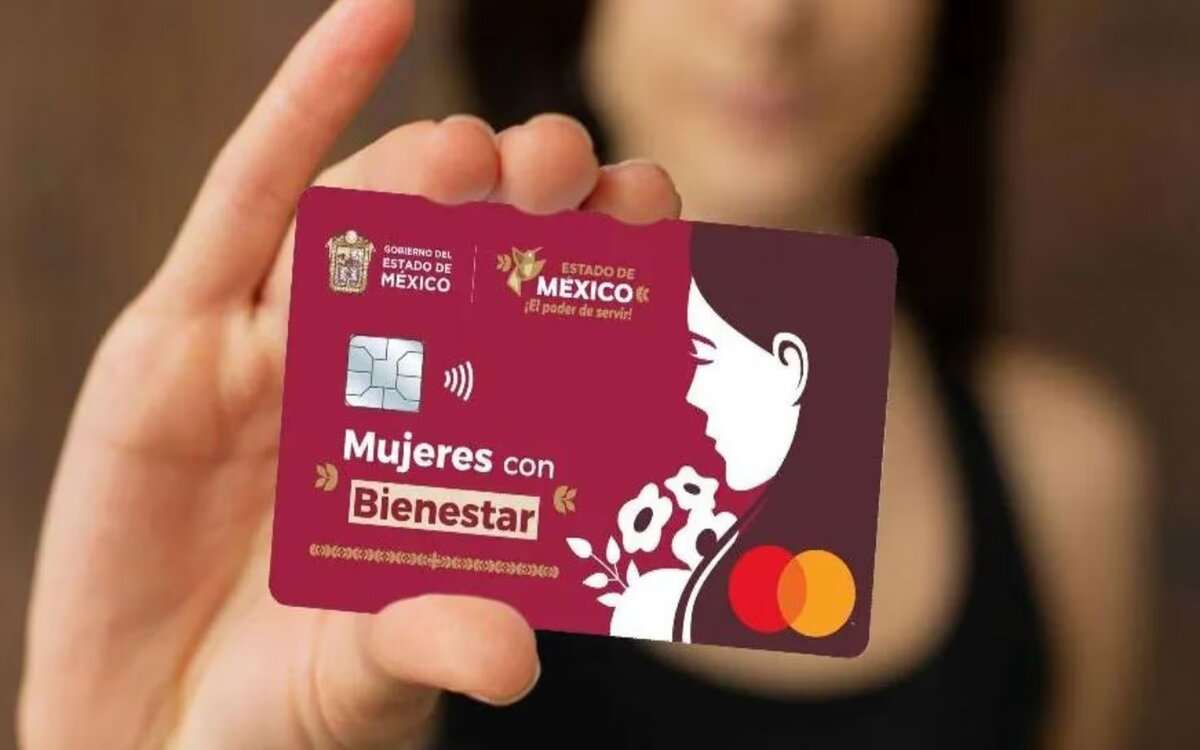 persona registrandose a segunda vuelta programa mujeres con bienestar 2024