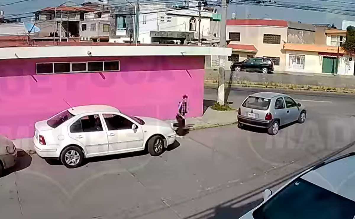 Robo a un auto en Santiago Miltepec, en Toluca