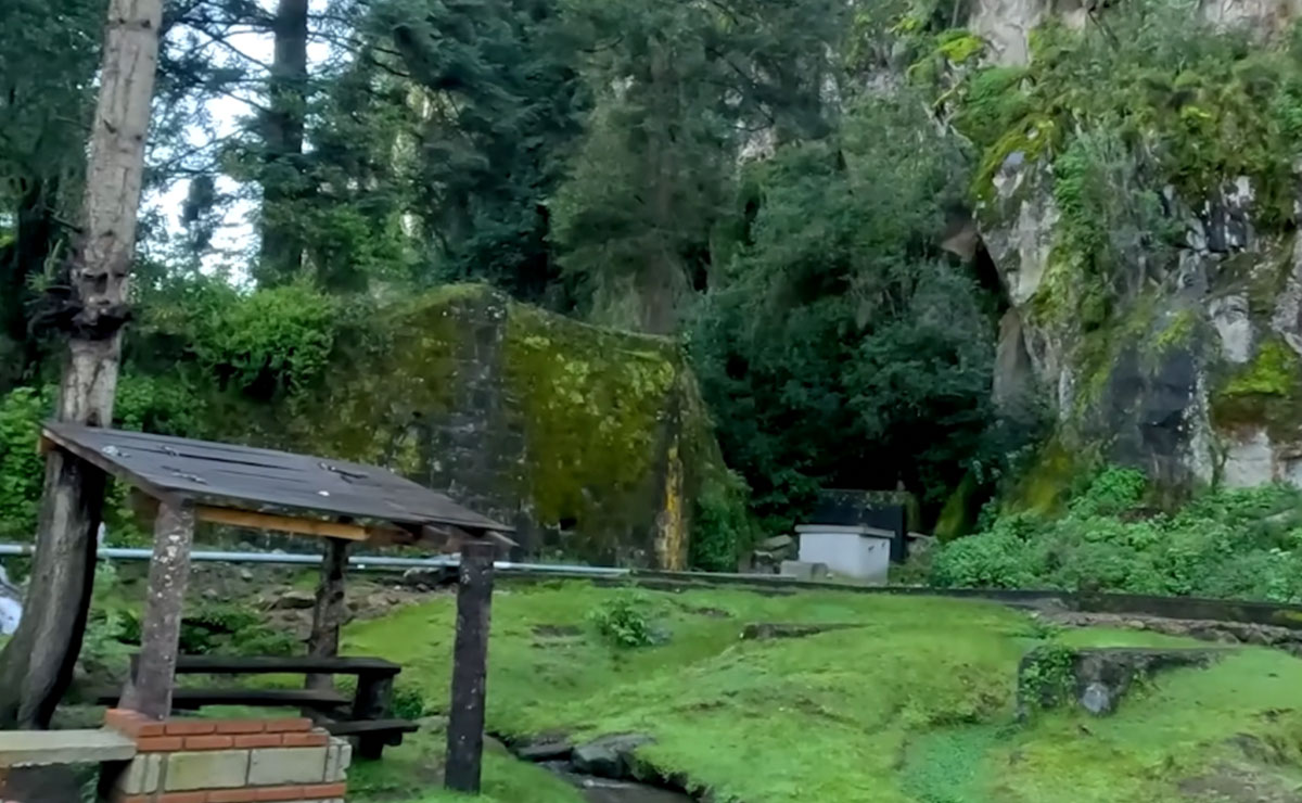 Manantial de la Peñuela en el Nevado de Toluca.