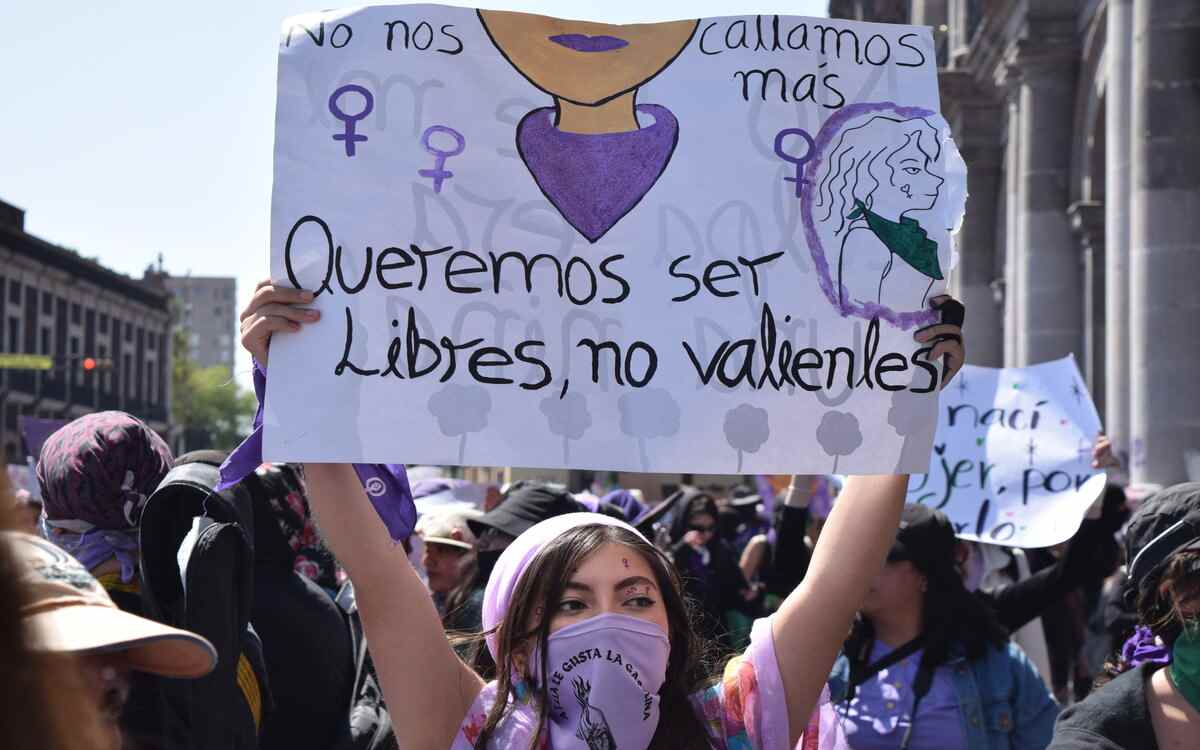 reunion de marcha feminista 8m 2024 en toluca