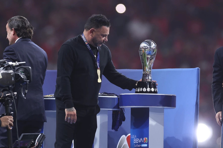 Antonio Mohamed se pronunció acerca de su porvenir en Toluca tras lograr el bicampeonato.