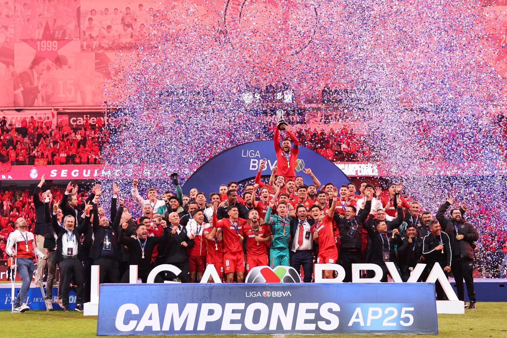 Somos Bicampeones Toluca se impuso en casa 2-1 (2-2 global) y se coronó en penales, que llegaron a muerte súbita (9-8); ya son 12 títulos