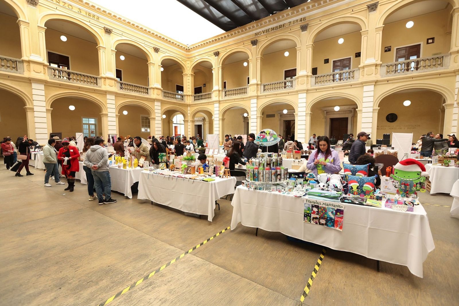 La UAEM llevará a cabo el 3er Mercado Emprendedor Navideño con los proyectos innovadores de los estudiantes emprendedores.
