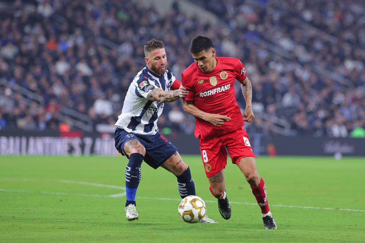 Rayados supera a Toluca y obtiene una ligera ventaja para el partido de vuelta.